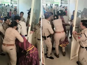 GUNA कलेक्ट्रेट में महिलाओं ने कपड़े उतारे