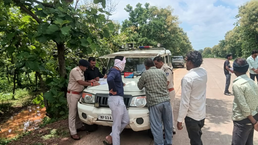 sihor  पुलिस – थाना अहमदपुर ने यातायात नियमो का पालन नहीं करने वाले 29 वाहन चालकों के विरुद्ध चालानी कार्यवाही की।