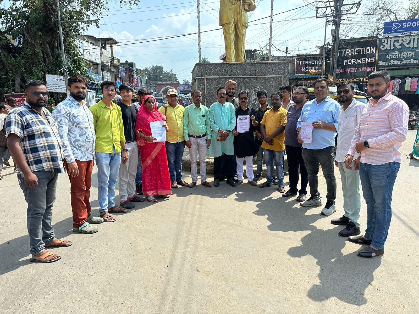 mandla राहुल गांधी के आरक्षण विरोधी बयान पर एससी मोर्चा ने दिया धरना।